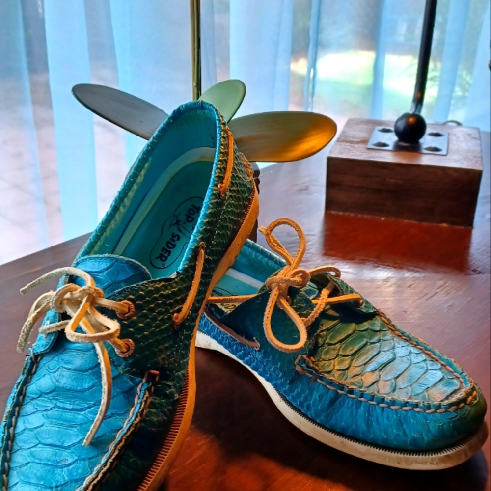 Sperry Top-Sider boating shoes in gorgeous blue